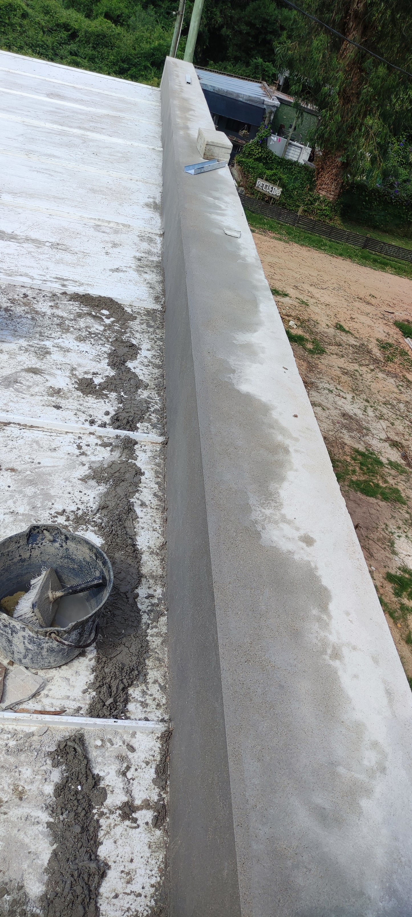 Construcciones de galpones y todo tipo de estructura metalicas también albañilería y pintura en general.