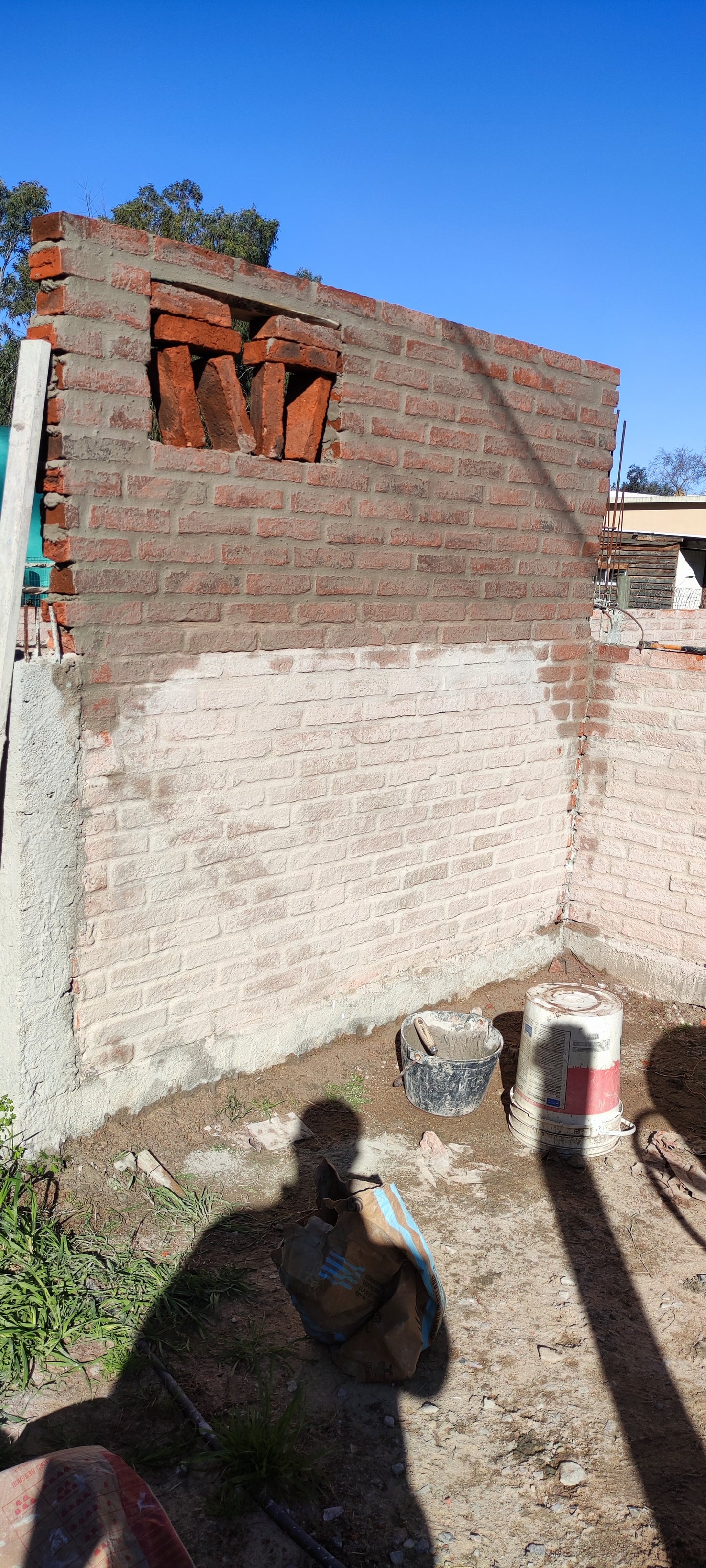 Construcciones de galpones y todo tipo de estructura metalicas también albañilería y pintura en general.