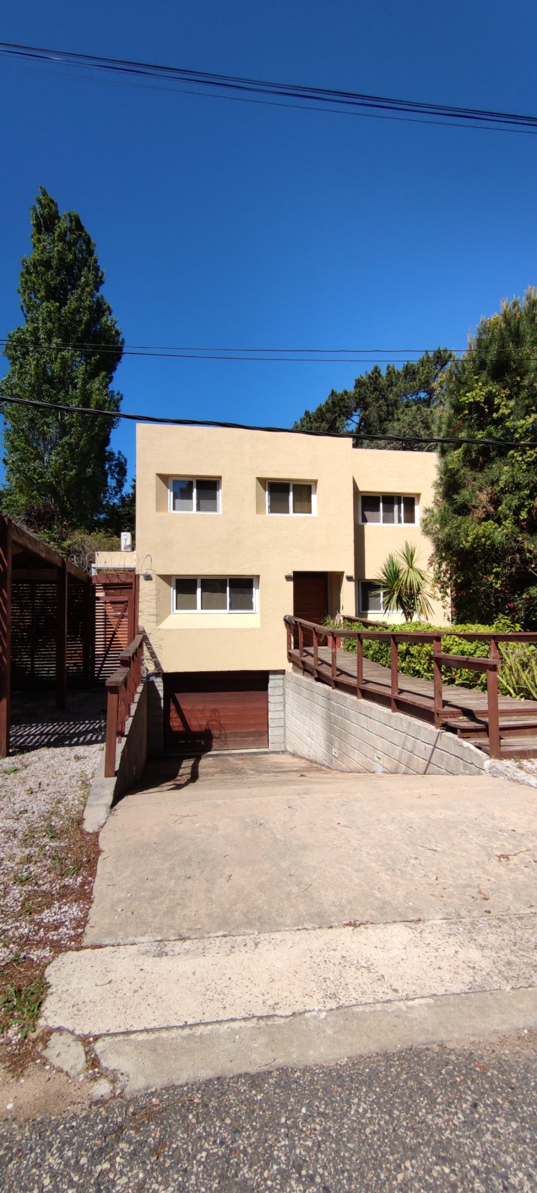 Construcciones de galpones y todo tipo de estructura metalicas también albañilería y pintura en general.