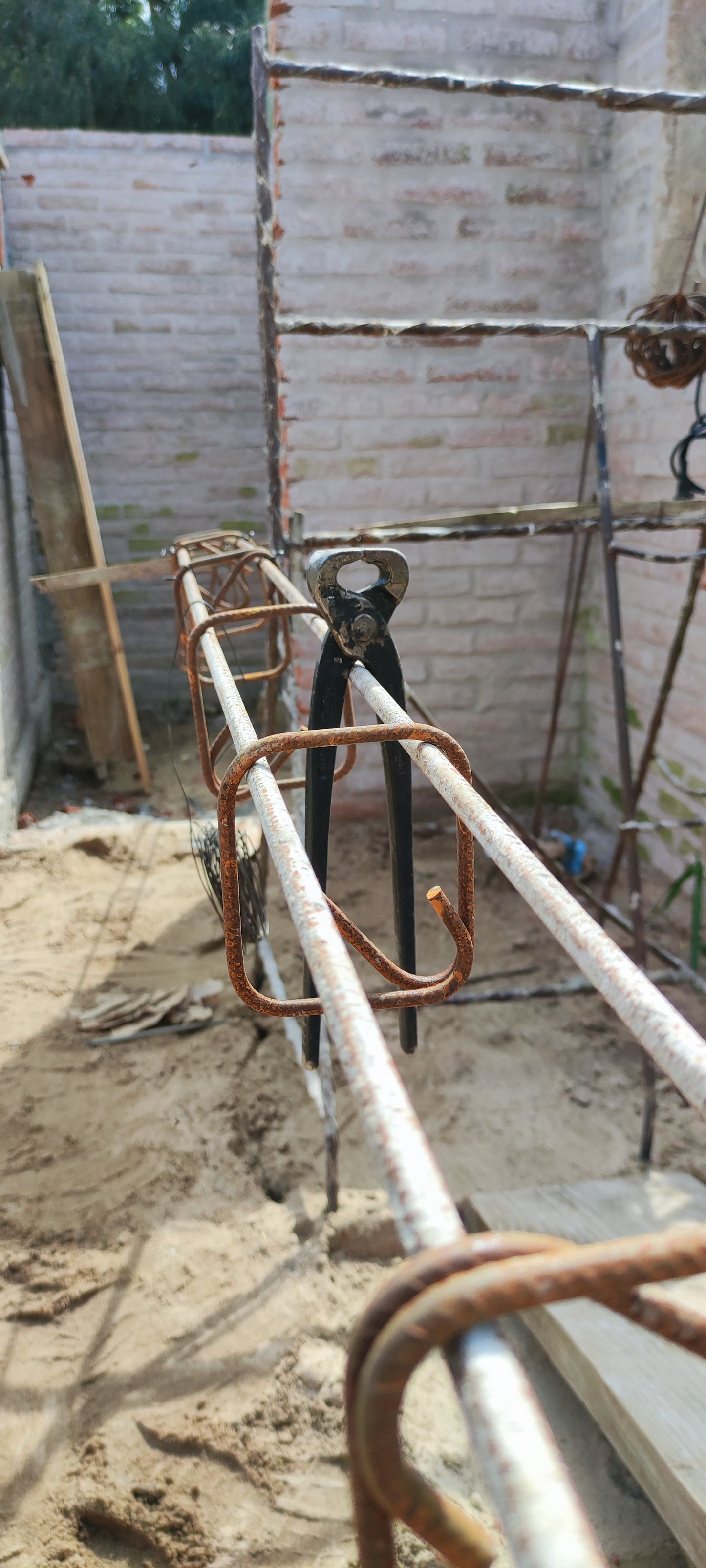 Construcciones de galpones y todo tipo de estructura metalicas también albañilería y pintura en general.