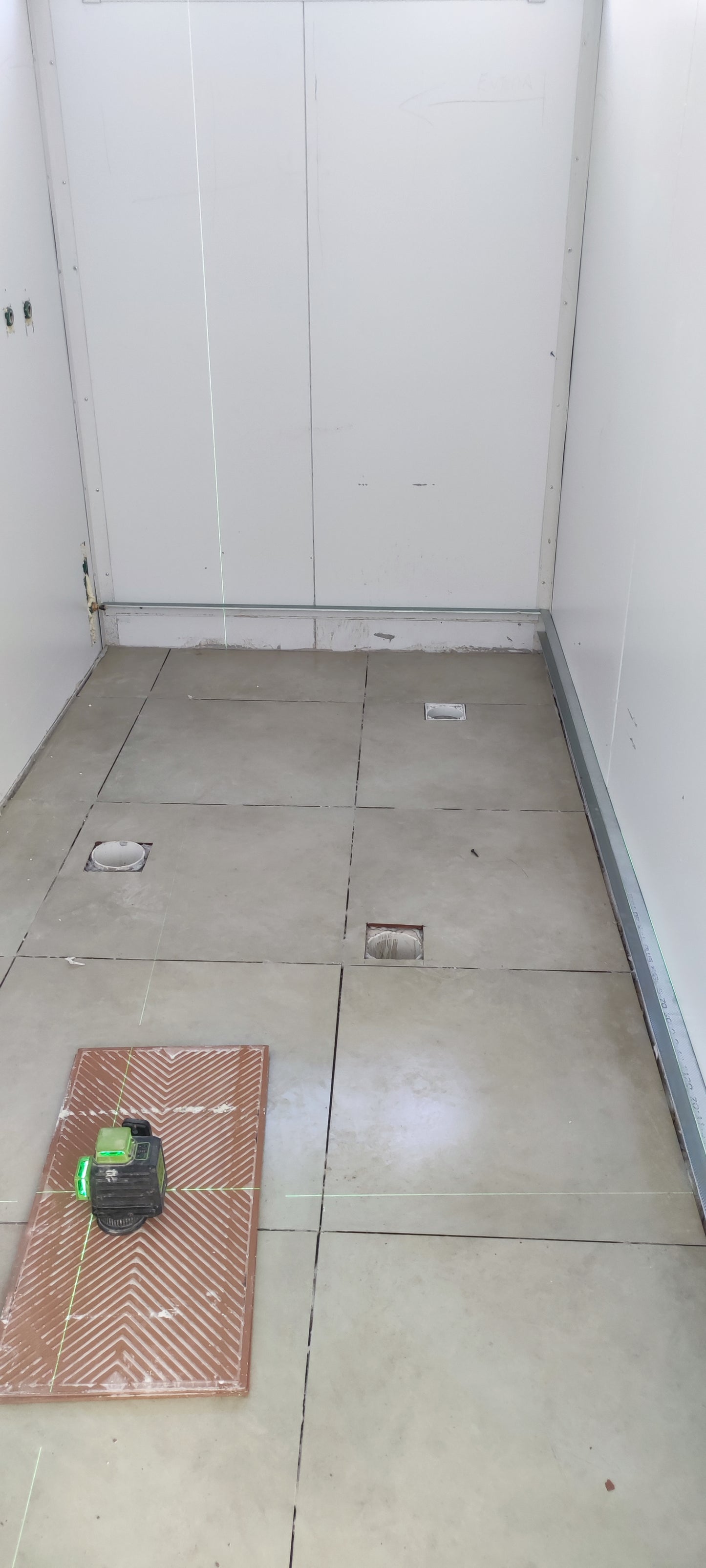 Construcciones de galpones y todo tipo de estructura metalicas también albañilería y pintura en general.
