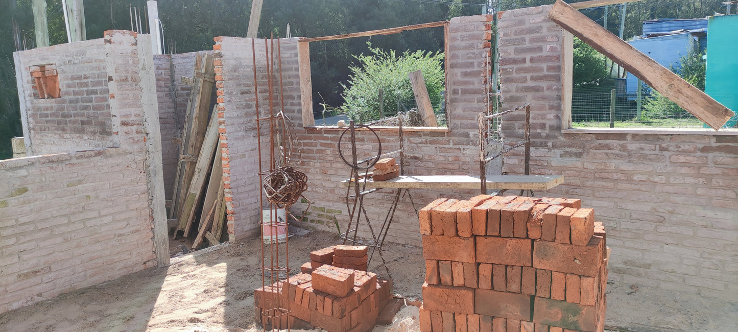 Construcciones de galpones y todo tipo de estructura metalicas también albañilería y pintura en general.