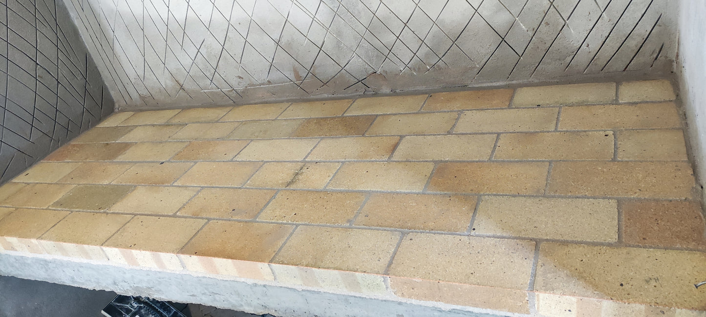 Construcciones de galpones y todo tipo de estructura metalicas también albañilería y pintura en general.