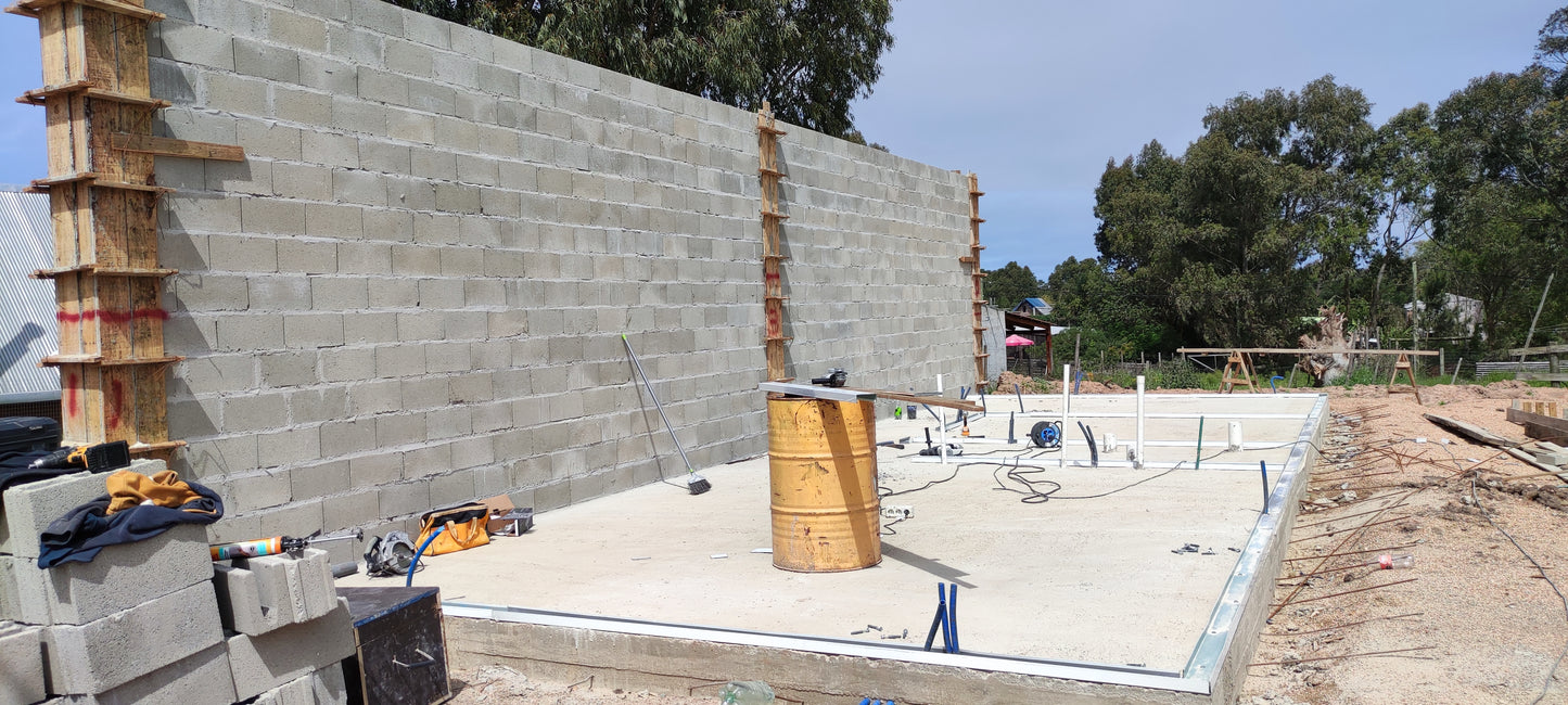 Construcciones de galpones y todo tipo de estructura metalicas también albañilería y pintura en general.